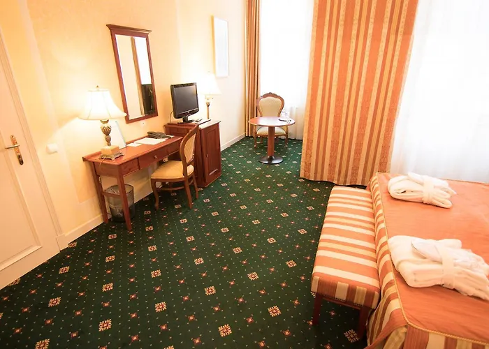 Humboldt Park & Ξενοδοχείο 4*