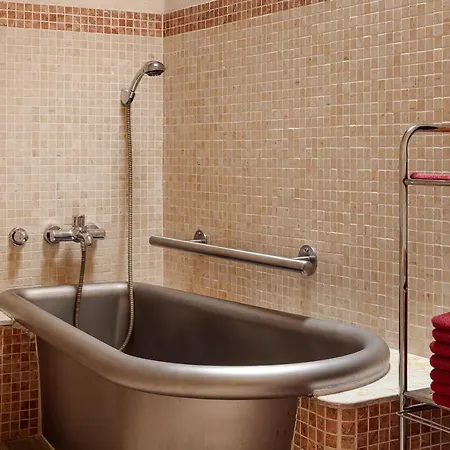 Humboldt Park & Hotel 4*