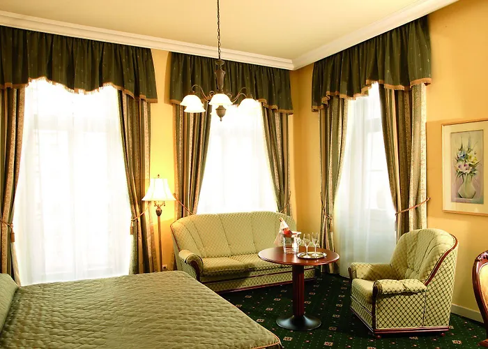Humboldt Park & 4* Karlovy Vary